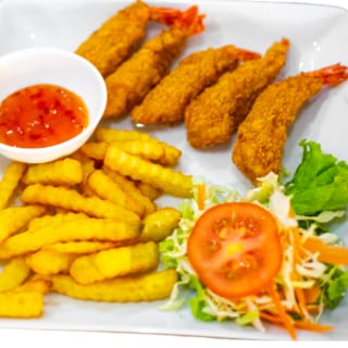 8 Fried Shrimp w/ Hand-cut Fries